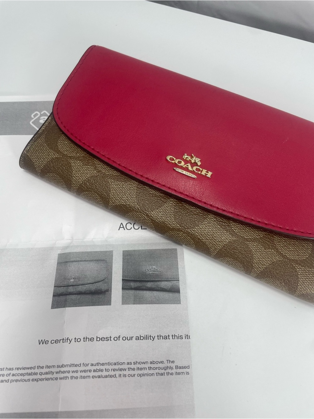 Coach Tri-Fold Wallet -COA - Picture 2 of 12